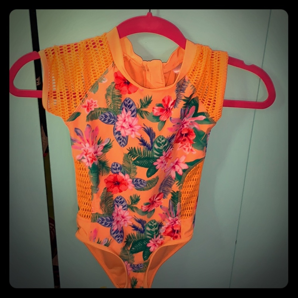 Full peice swimsuit